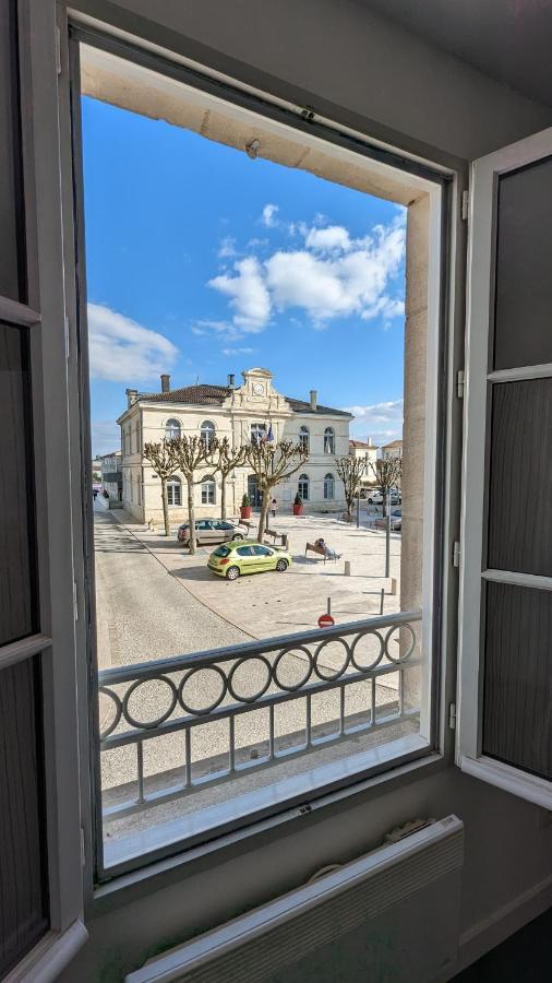 Hotel Restaurant Le Lion D'Or Gémozac Екстериор снимка