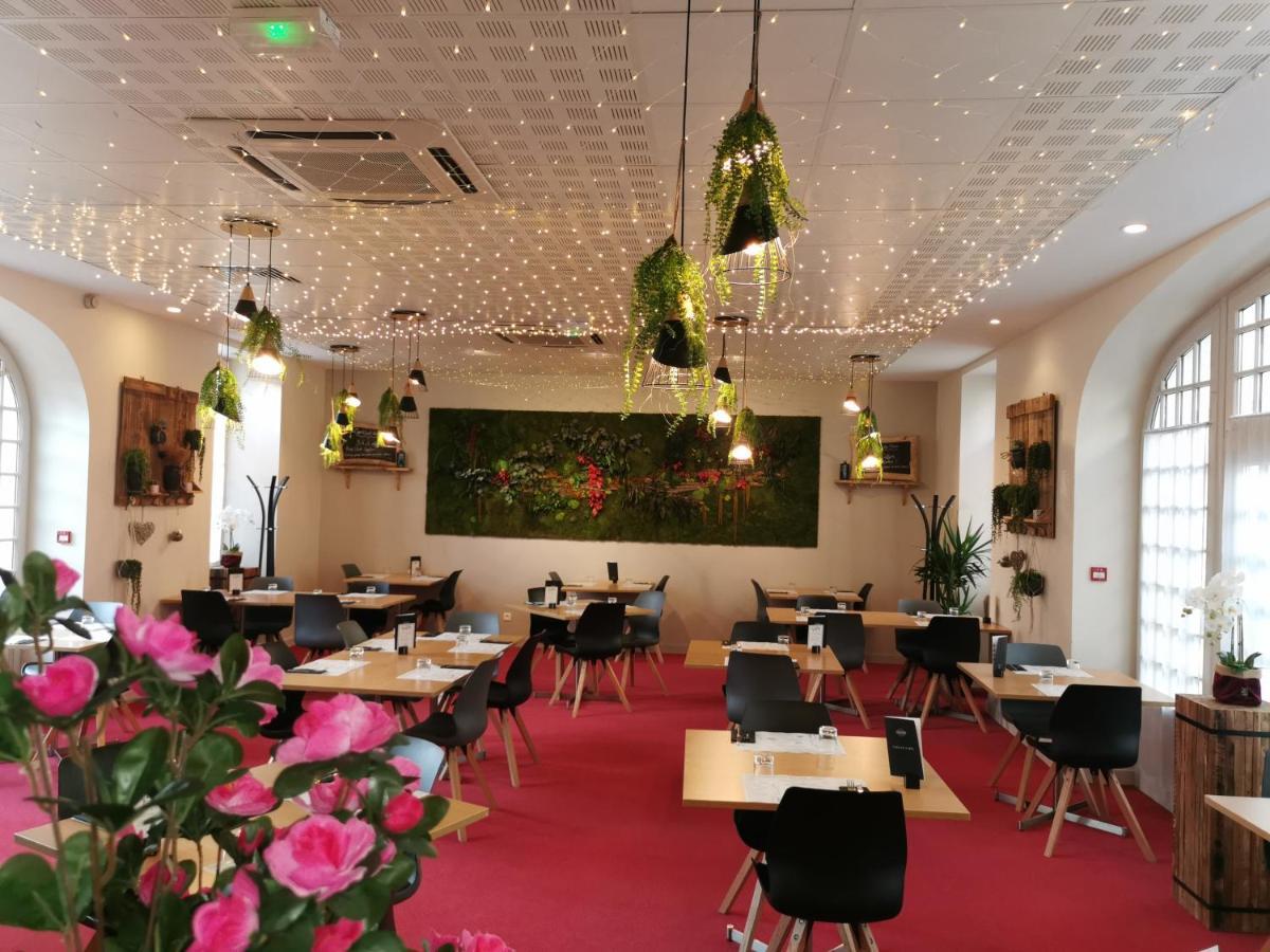 Hotel Restaurant Le Lion D'Or Gémozac Екстериор снимка